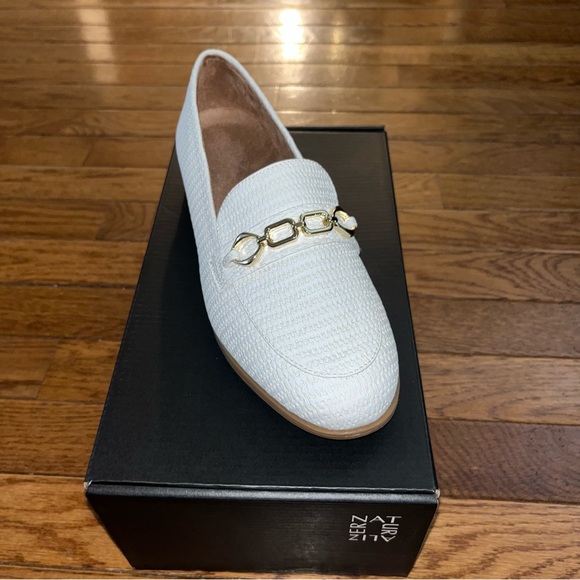 Naturalizer Mariana Chain Link Loafer All White With Gold Chain Women’s Size 9 - Picture 6 of 16